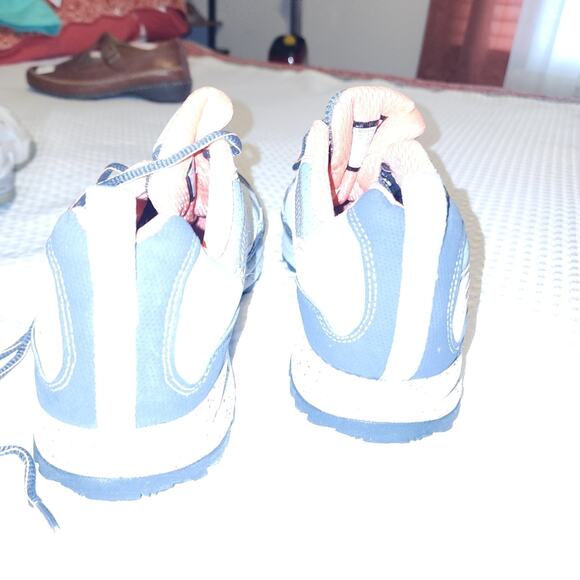 FILA EUC WOMEN'S SIZE 10 ALL TERRAIN SNEAKERS SHOES - Picture 8 of 8